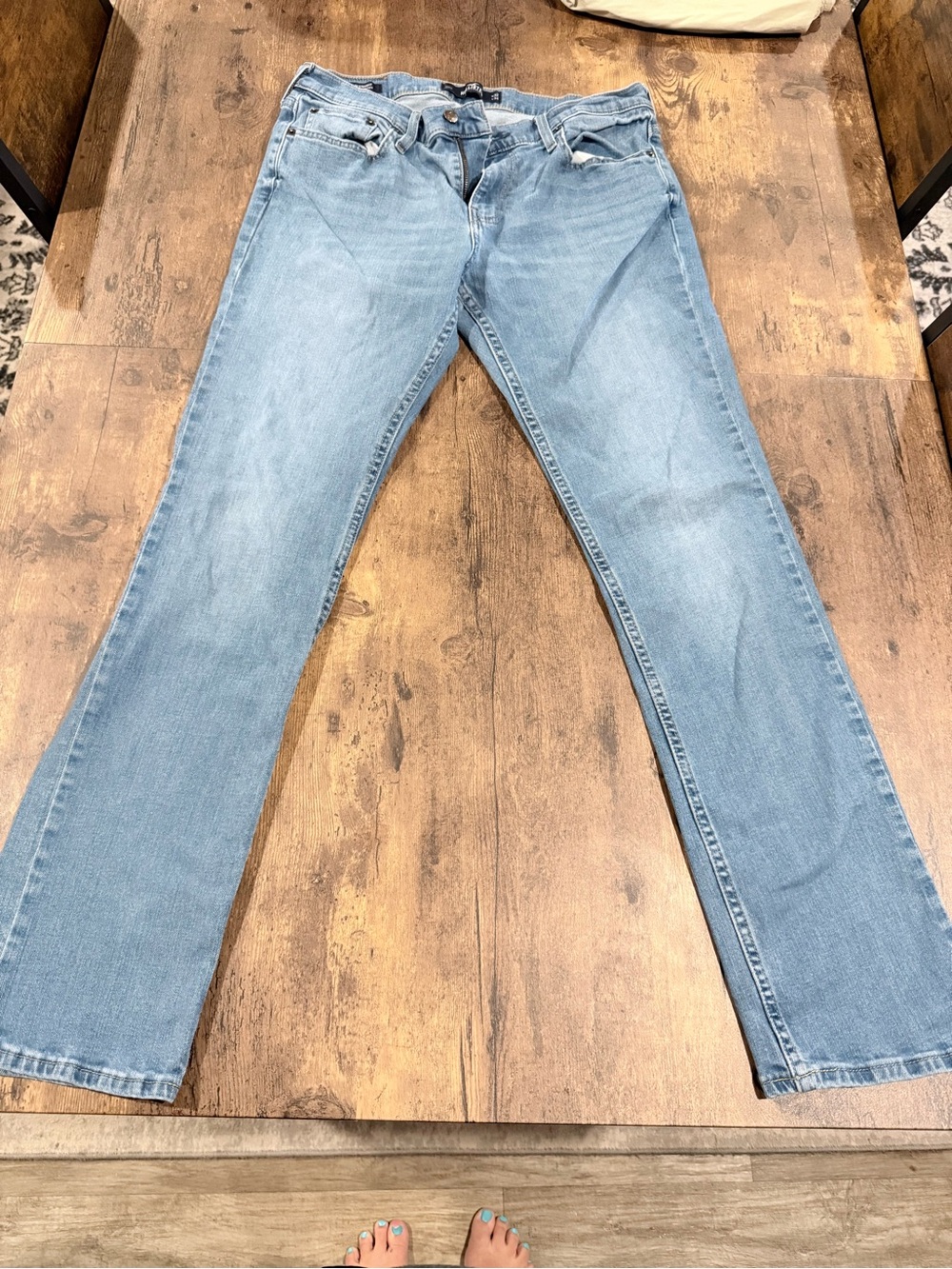 Hollister Light Blue Slim Straight Men’s Jeans